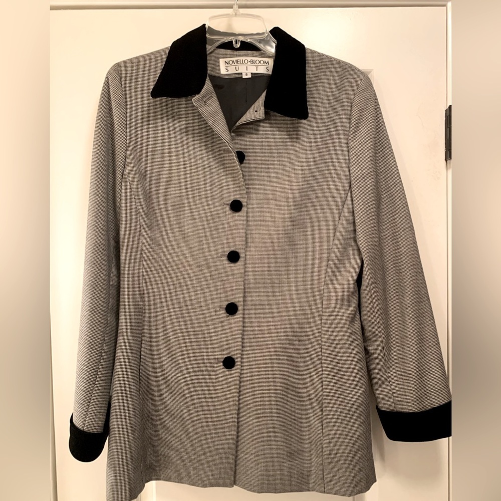NWOT Noviello Bloom suit jacket